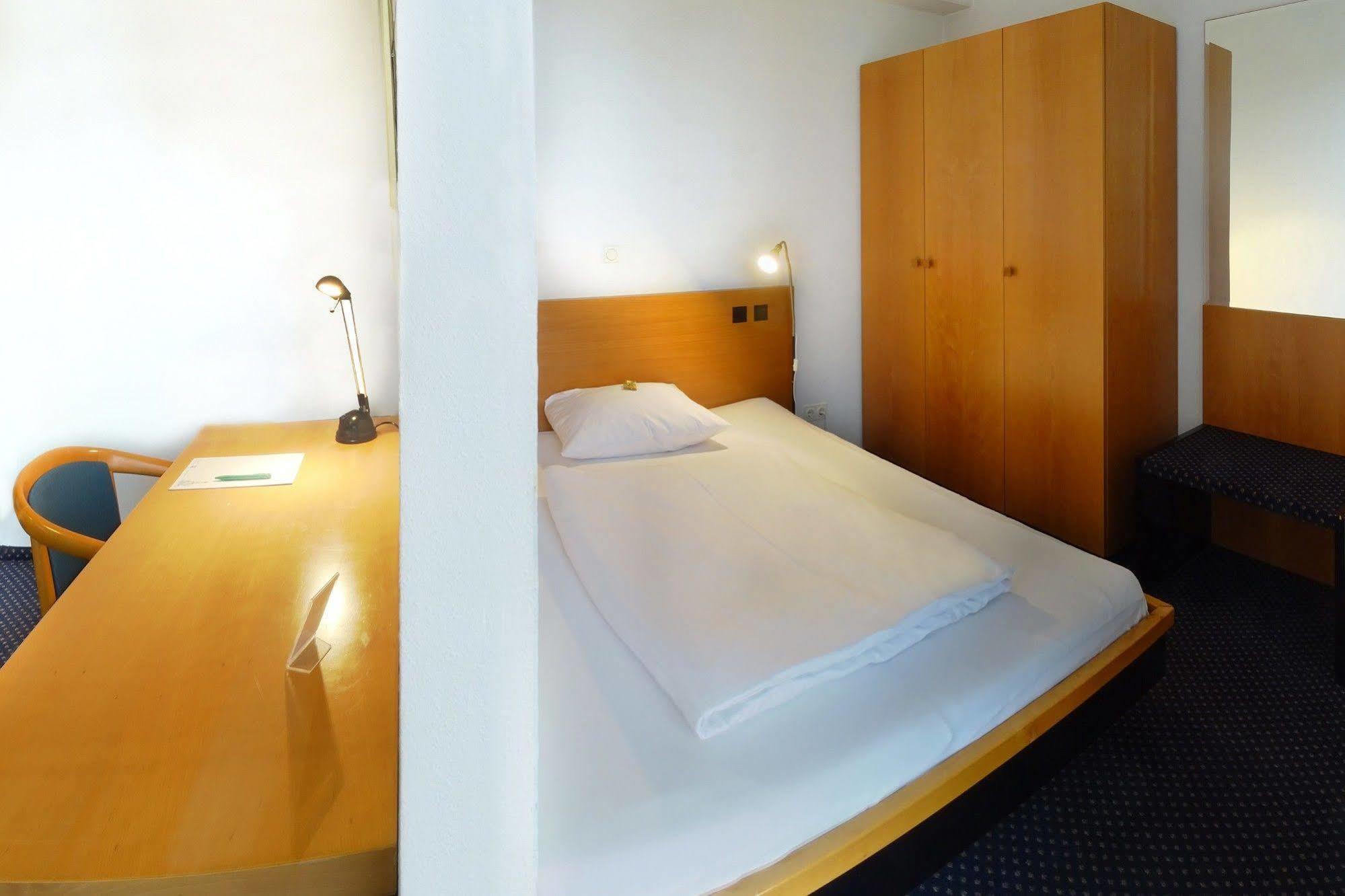 Plaza Suites Rüsselsheim Екстериор снимка
