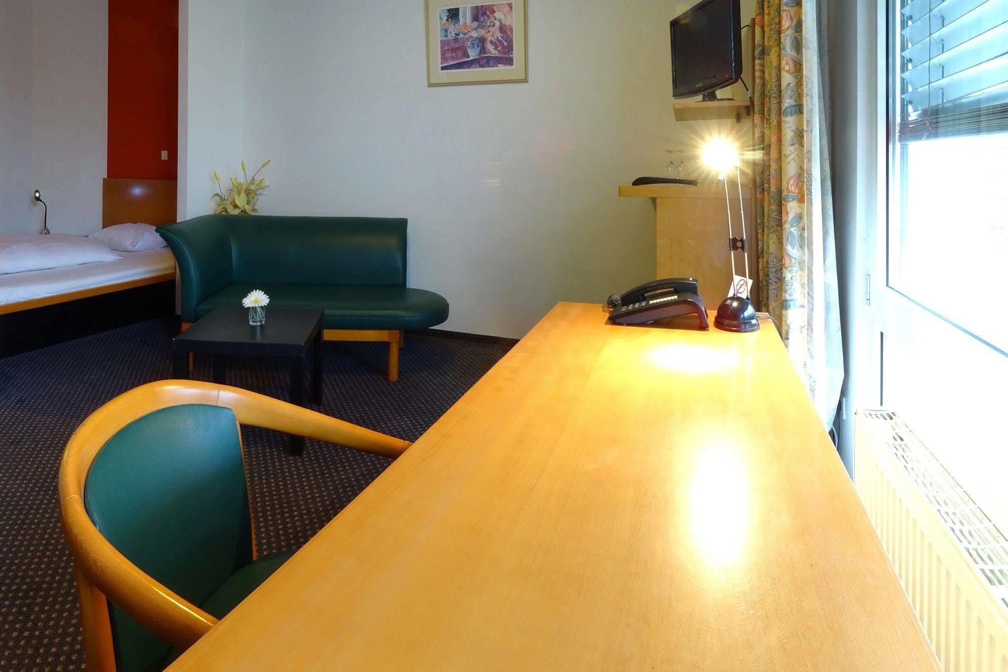 Plaza Suites Rüsselsheim Екстериор снимка