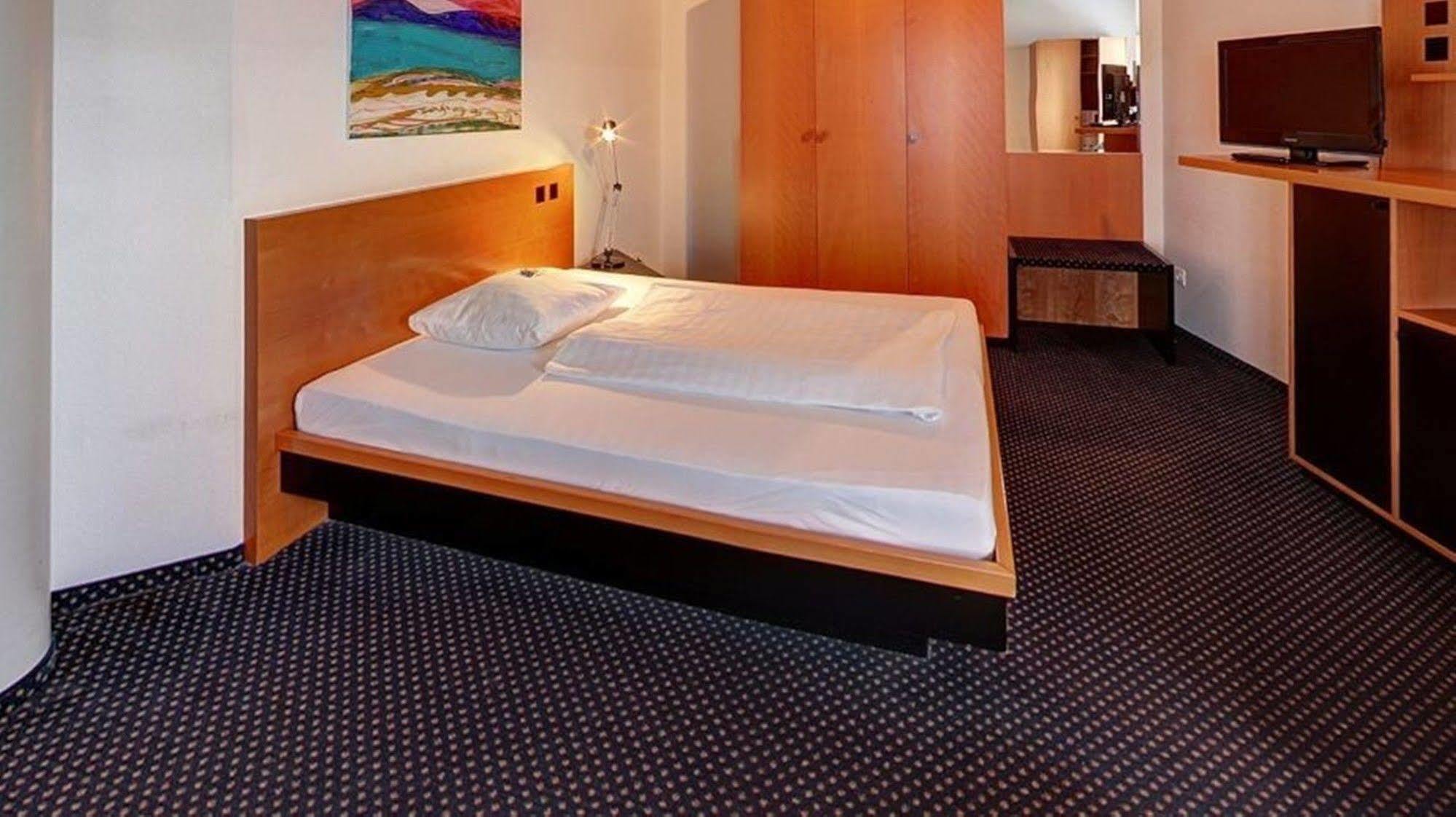 Plaza Suites Rüsselsheim Екстериор снимка