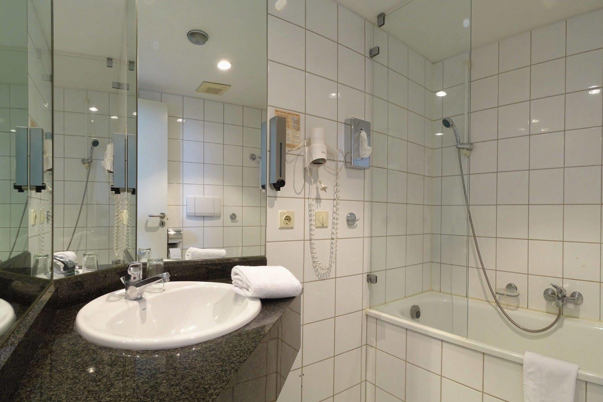 Plaza Suites Rüsselsheim Екстериор снимка