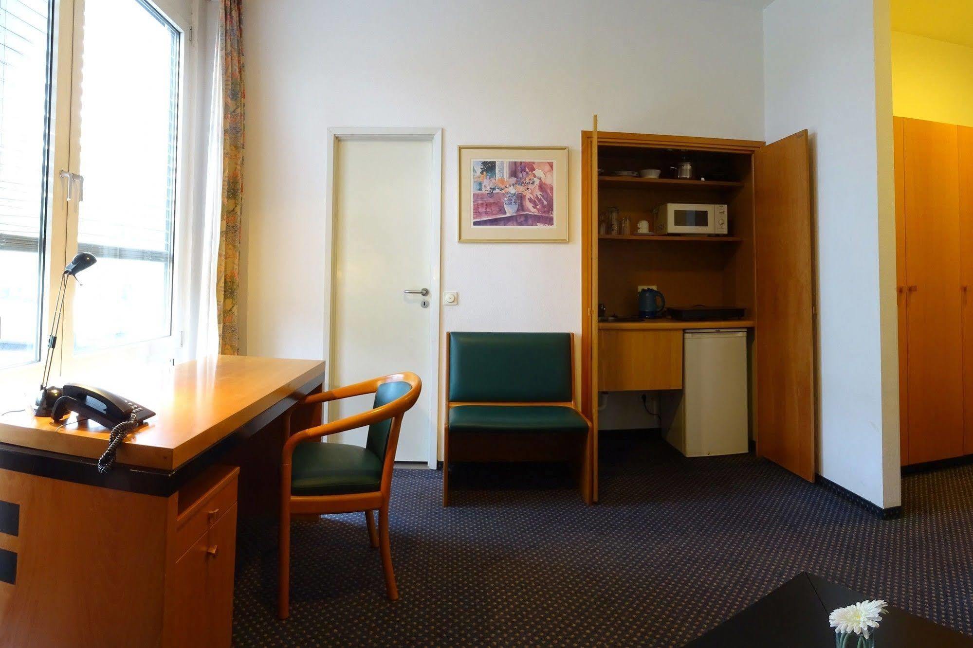 Plaza Suites Rüsselsheim Екстериор снимка