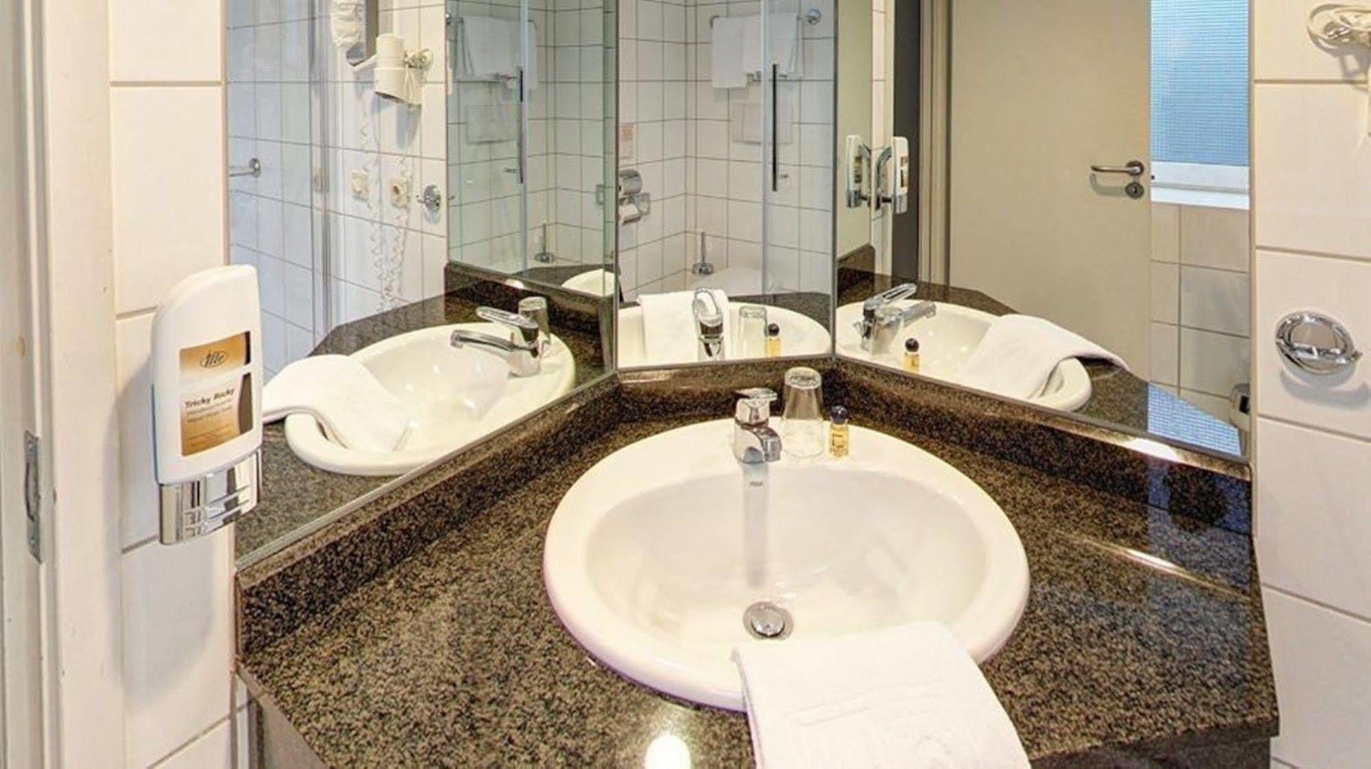 Plaza Suites Rüsselsheim Екстериор снимка